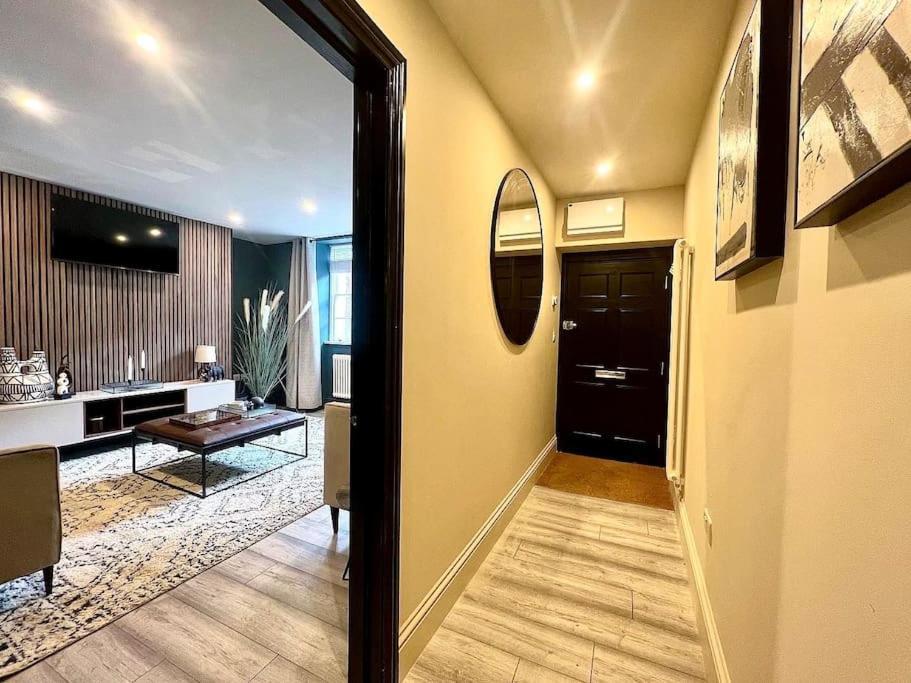 Fabulous Large Apartment In Great Location Бат Екстер'єр фото
