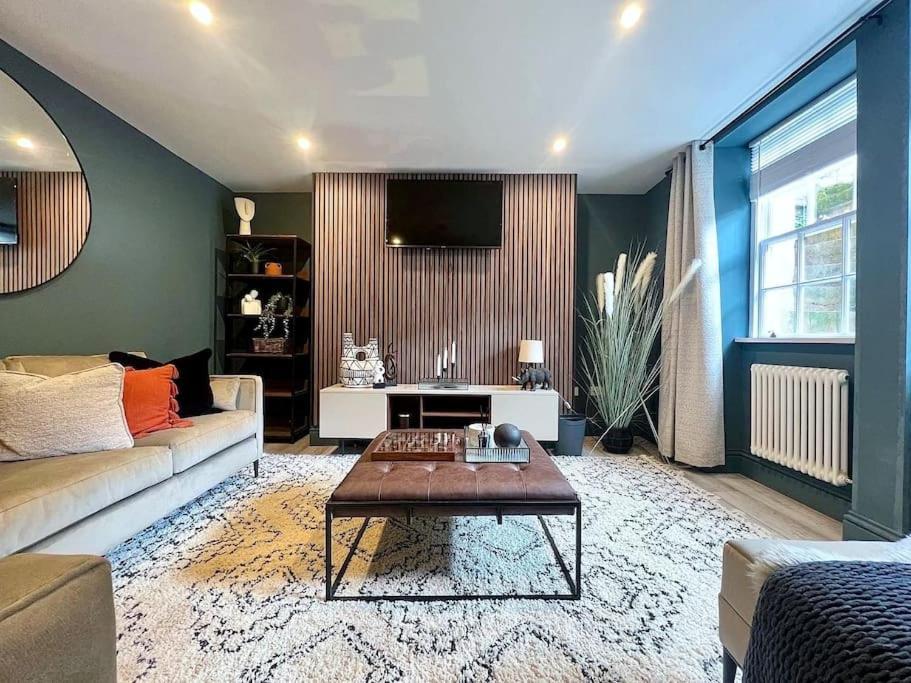 Fabulous Large Apartment In Great Location Бат Екстер'єр фото